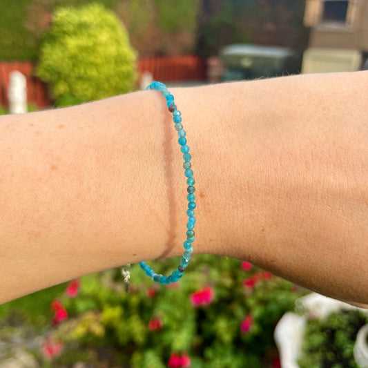 Apatite Minimalist Bracelet 🦋