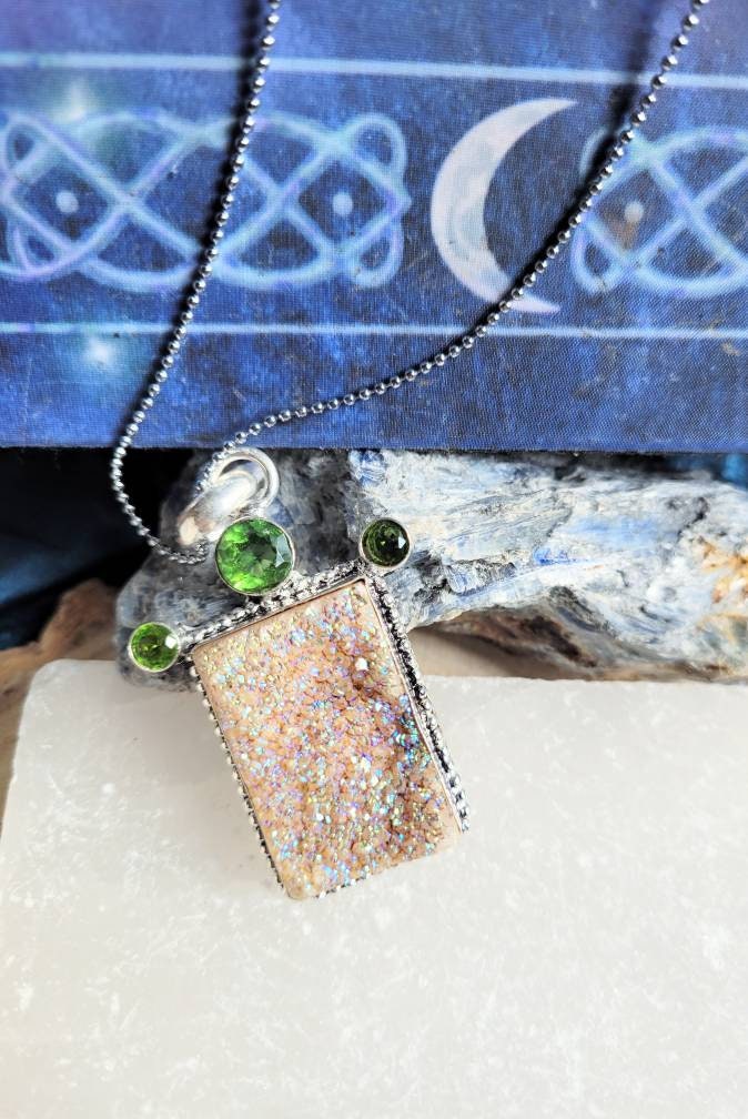 Druzy quartz necklace with peridot in 925 silver pendant natural stone crystal healing statement jewellery