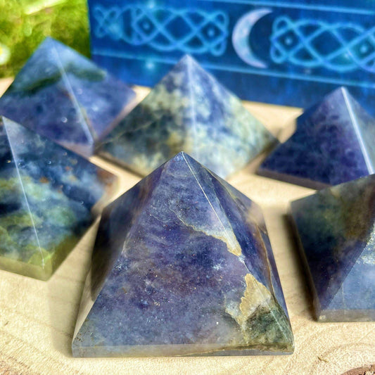 Iolite pyramid crystal home decoration energy generator