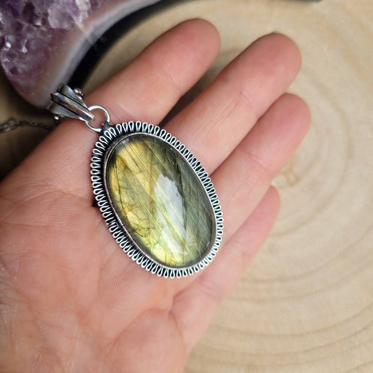 Labradorite necklace pendant in 925 silver crystal healing natural stone witchy jewellery for women or men gift for him or her