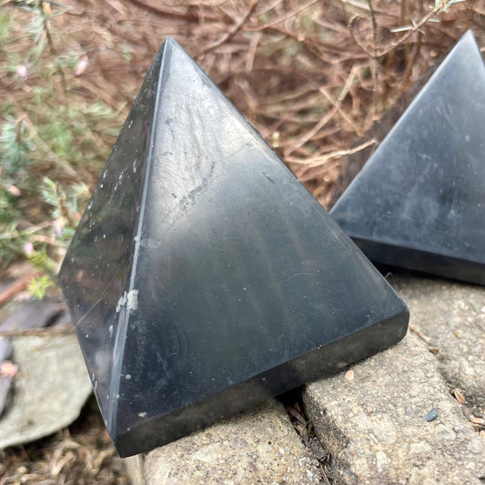 Shungite Pyramid Crystal Healing Natural Stone Orgone Decor EMF Protection Energy Generator