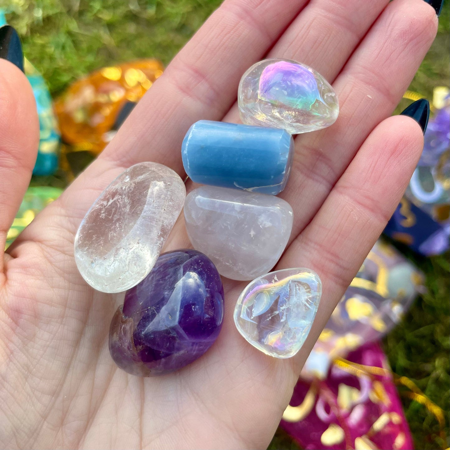 Connect To Angels And Spirit Crystal Kit With Angelite, Angel Aura, Clear Quartz, Rose Quartz and Amethyst Healing Tumble Stones