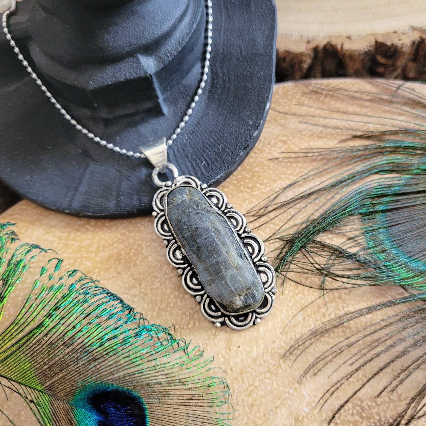 Raw kyanite necklace pendant 925 silver Crystal healing natural stone witchy jewelry blue gemstone jewelry