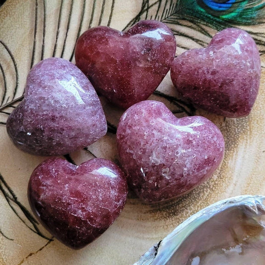 Strawberry Quartz heart natural stone crystal healing witchy room decor, Meditation, Appreciation, Self Worth, True Love 6-7cm